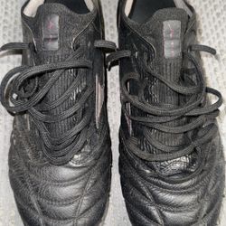 Mizuno Morelia Neo