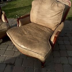 Set The Leather Couches 