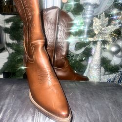 Women’s boots *New*
