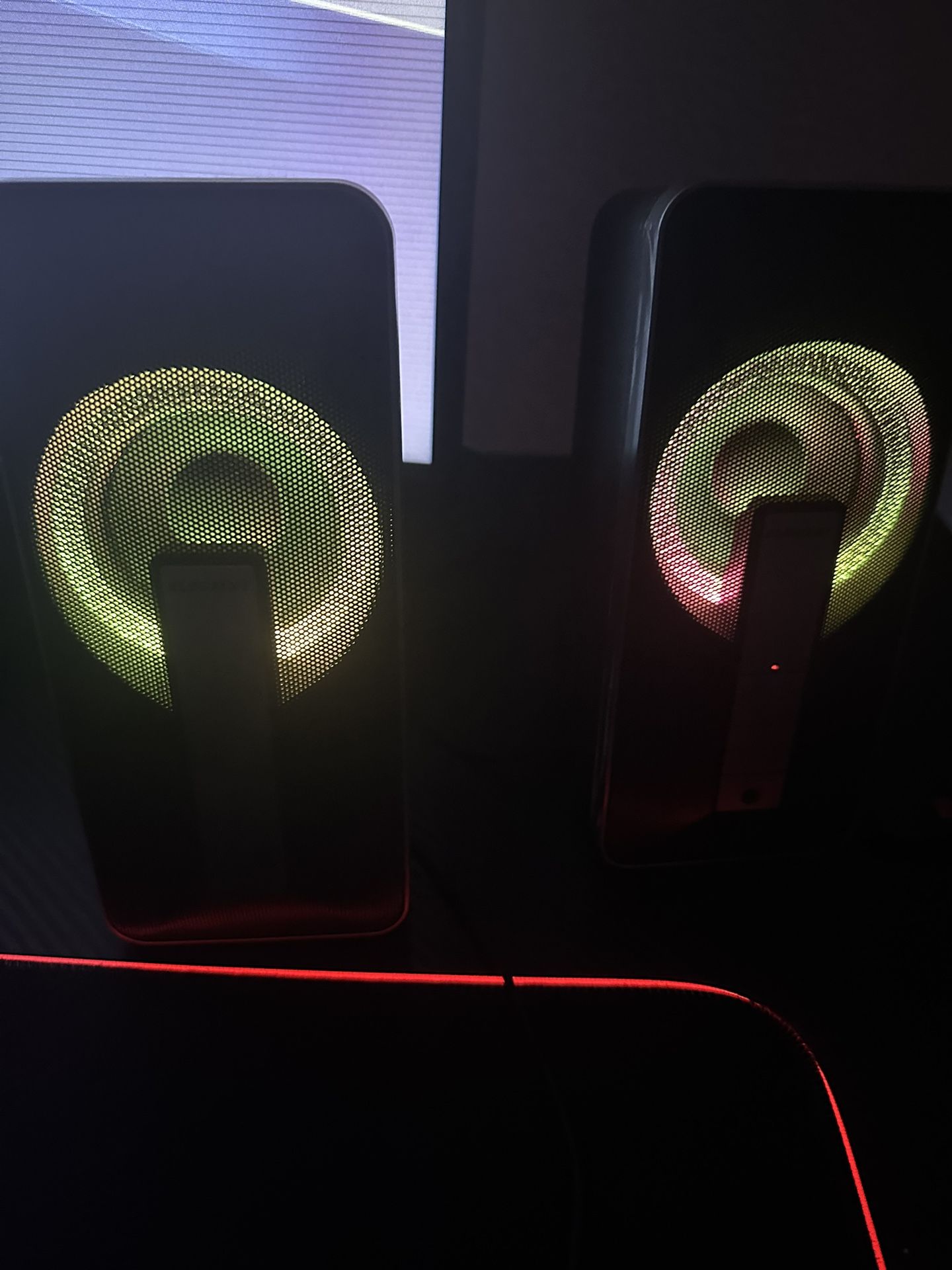 Elegiant RGB PC Speakers
