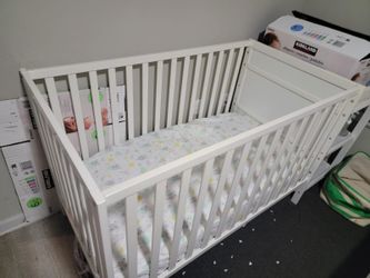 Crib White With Changing Table 