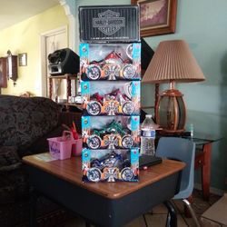 4 West Coast Choppers 1 Harley-Davidson