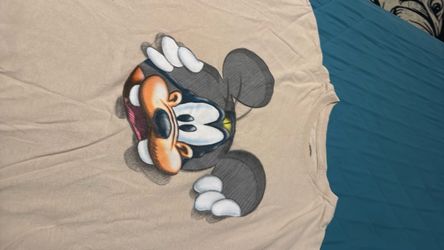 Disneyland goofy t-shirt 2  XL.