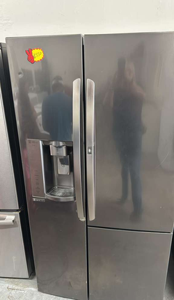 LG Side‑by‑Side Fridge – Black Stainless, Ice/Water Dispenser