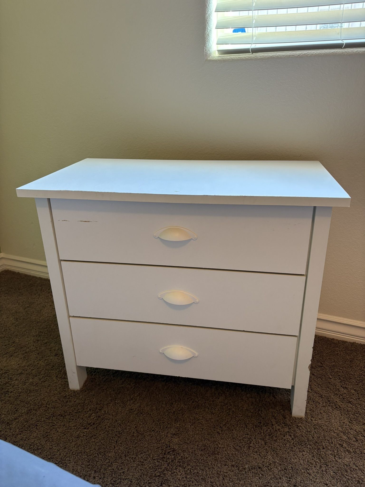 3 drawer dresser/side table
