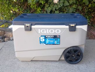 Ice Chest Cooler Large On Wheels