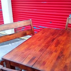Dining room table chairs and bench never used