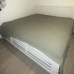 KING SIZE WOOD BED FRAME