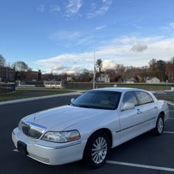 2004 Lincoln Town Car 