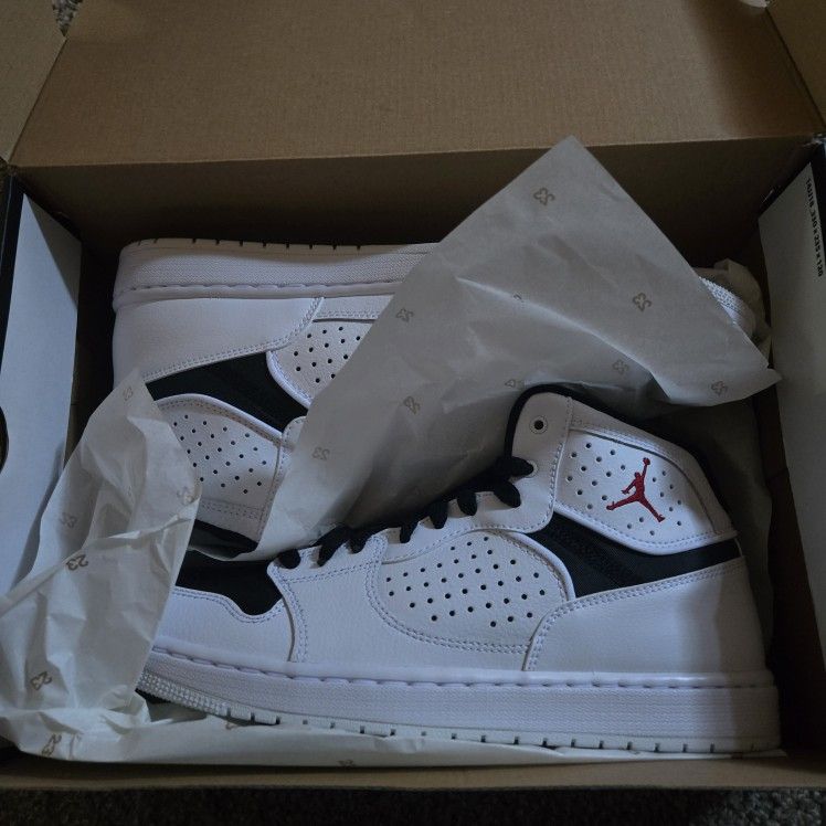 Brand New Jordan Access White Black Size 10