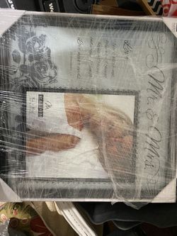 Mr& Mrs frame