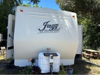 Thor Jazz 2510FL Travel Trailer