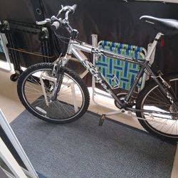 Schwinn Racer Aluminum 3.6 Mountain Bike Great Condition