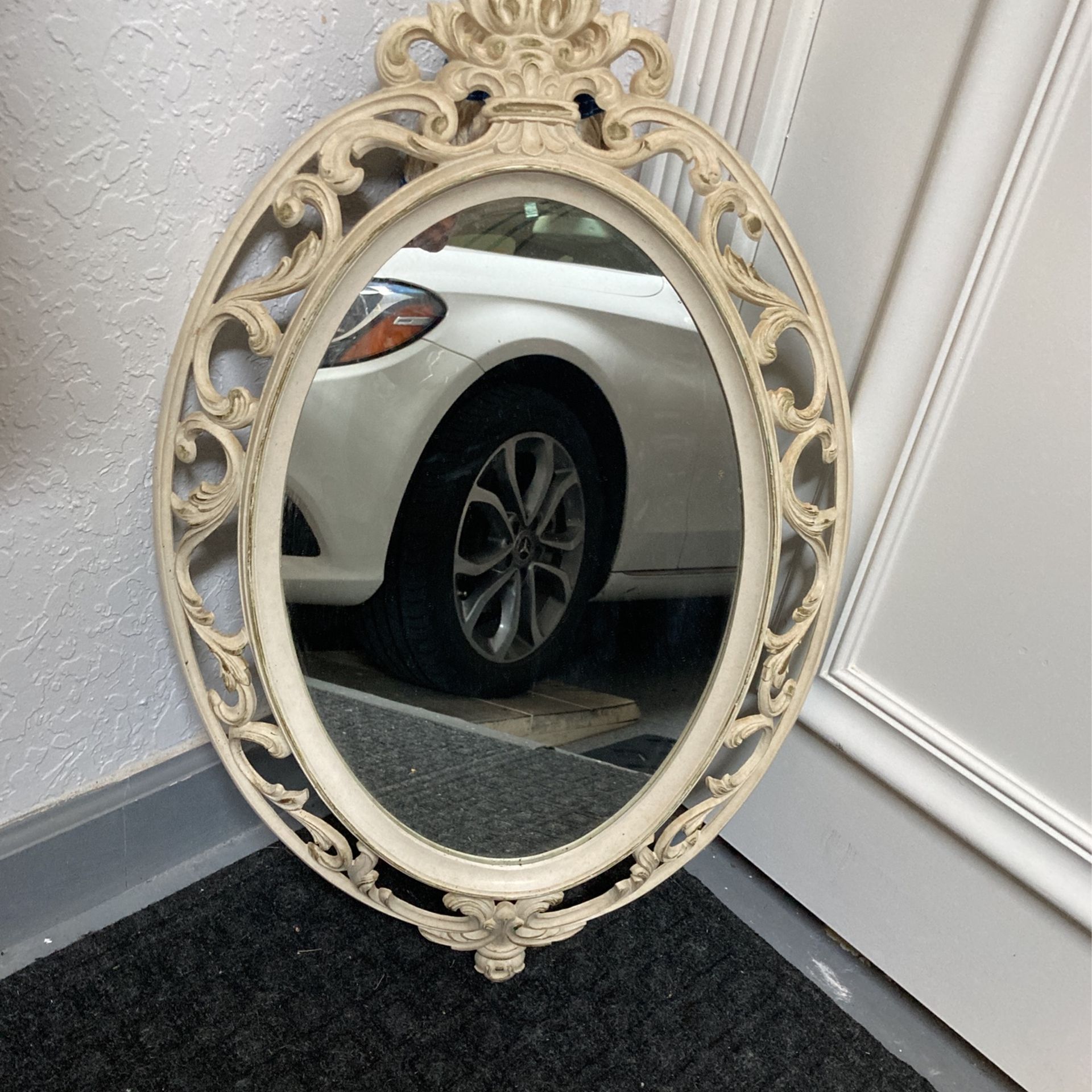 White Oval Vintage Antique Wall Mirror. Sirocco Not Wood Mid Century Modern MCM French Italian Provincial Hollywood Glam Palm Beach Coastal $30 Ea