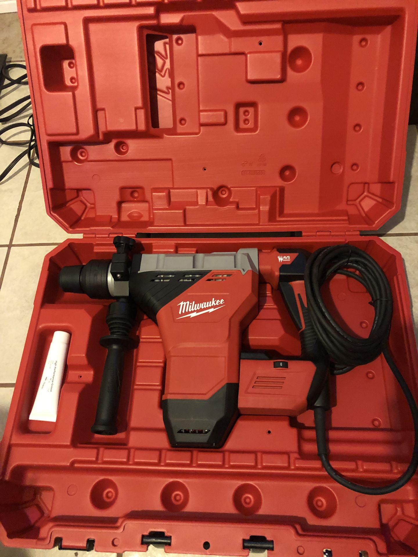 MILWAUKEE 15 Amp 1-3/4 in SDS-MAX Corded Combination Hammer with E-Clutch