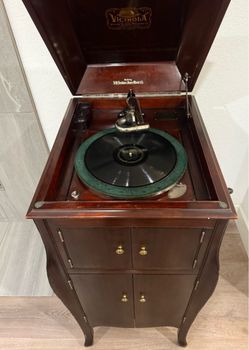 Victrola Victor Talking Machine Cabinet Phonograph