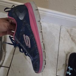 Tennis Shoes Size7.5 $5 Each Pair Or $20 For All $20 Por Todos 