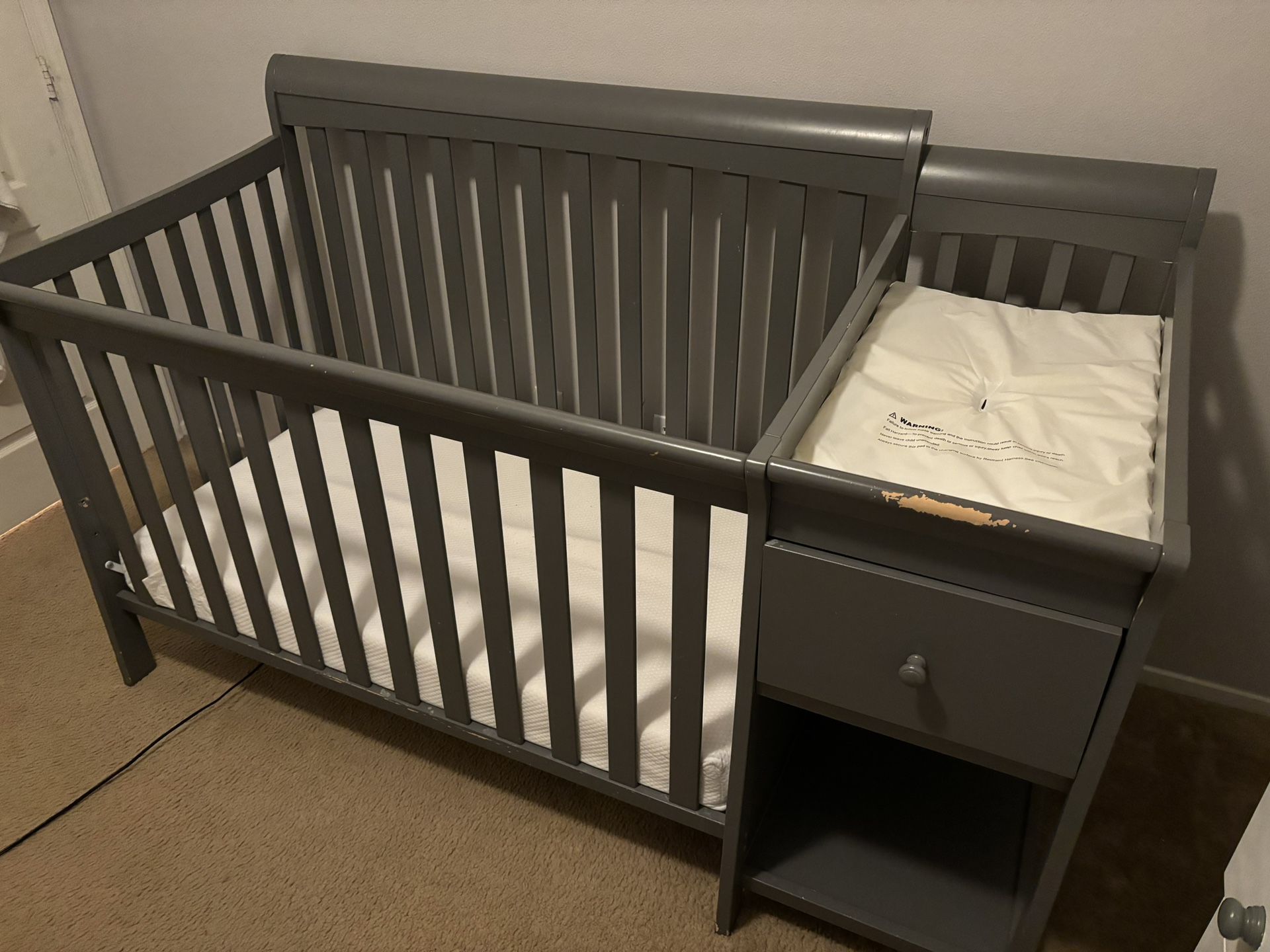 Delta 4 In 1 Crib With Changing Table & Mattress