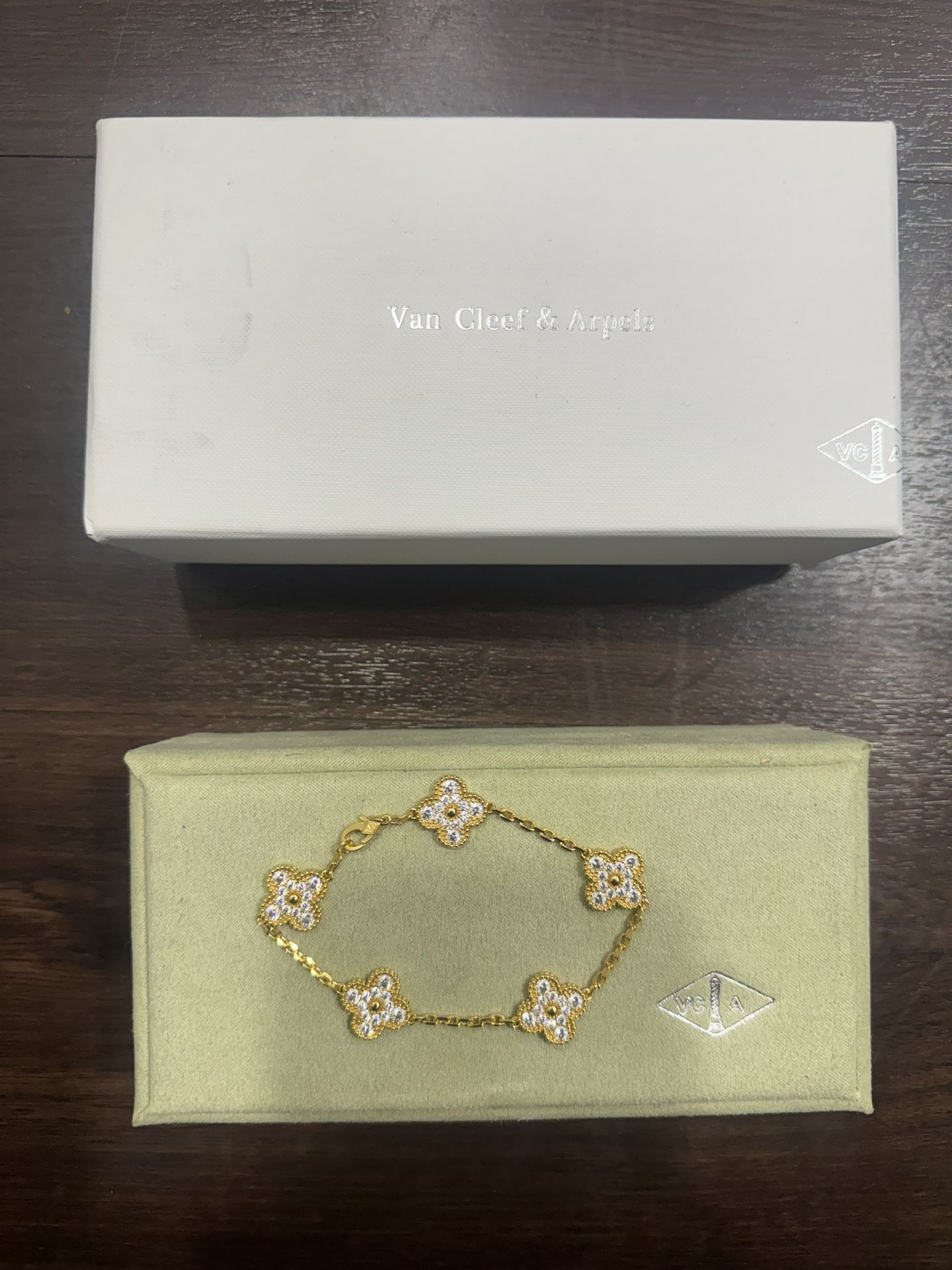 Gold and diamond bracelet