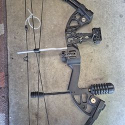 Compound Bow – Ready to Shoot – Adjustable Draw – Sight & Rest Included