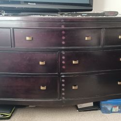 BEAUTIFUL MAHOGONY DRESSER WITH MIRROR
