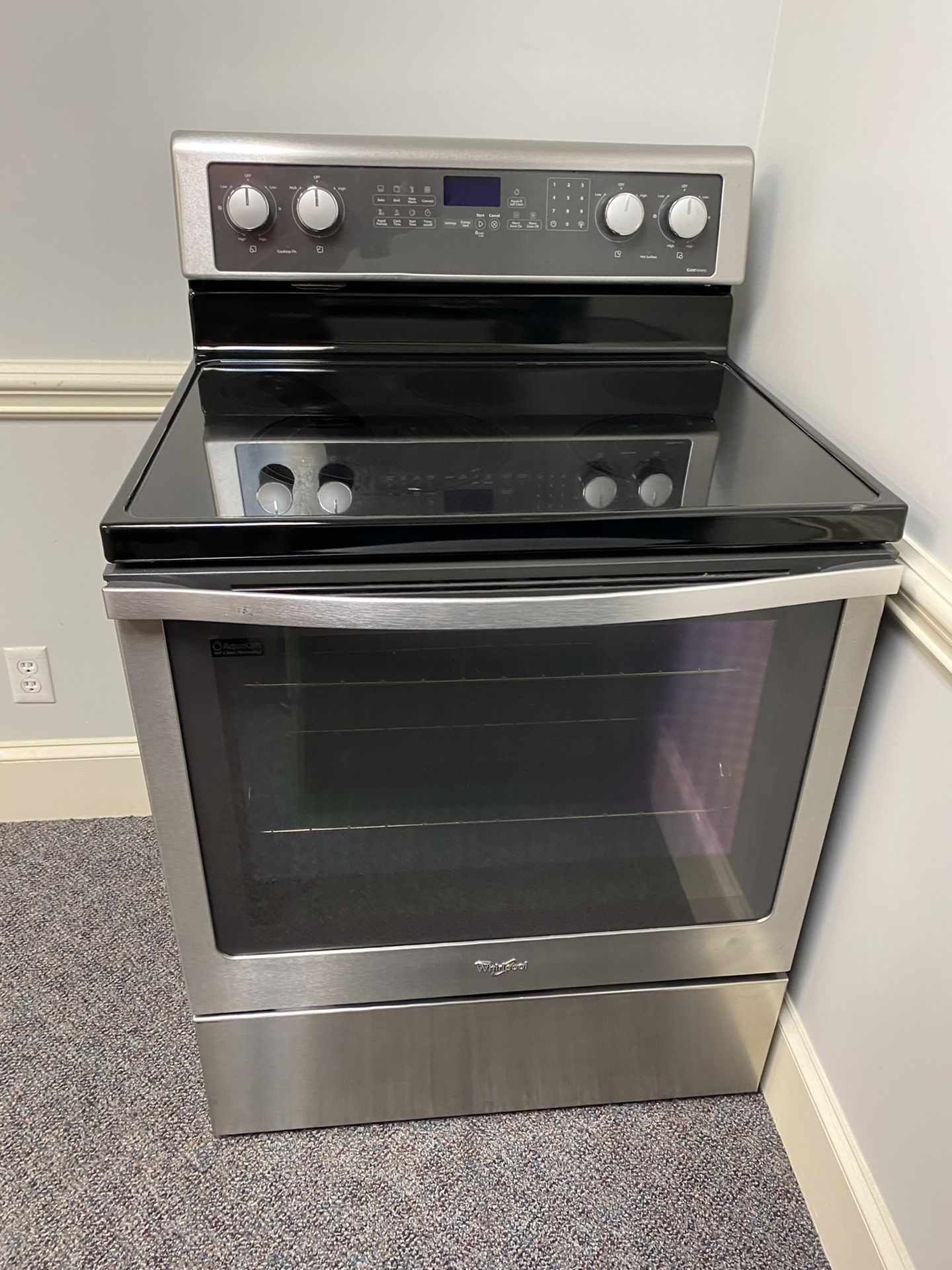 WHIRLPOOL STAINLESS GLASS TOP STOVE WITH CONVECTION OVEN 4 MONTH WARRANTY