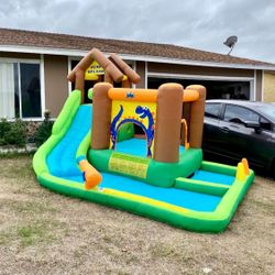 Water Bounce House 