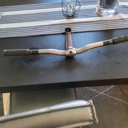 GT Agressor Handle Bars And Neck