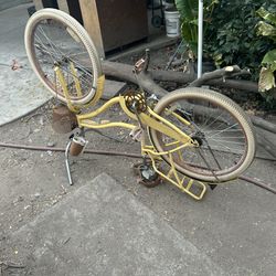  Huffy Nel Lusso 26 inch Cruiser Bike - Yellow 
