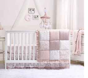 The Peanutshell™ Grace 4-Piece Crib Comforter Set