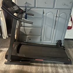 Treadmill  WESLO CADENCE G 5.91