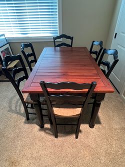 Pottery Barn Diana Table + 6 Chairs