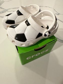 Crocs, classic soccer ball clog