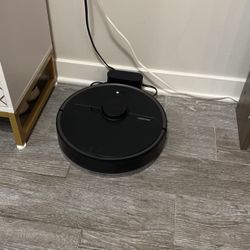 Roborock S6 Pure Robot Vacuum & Mop – Excellent Condition