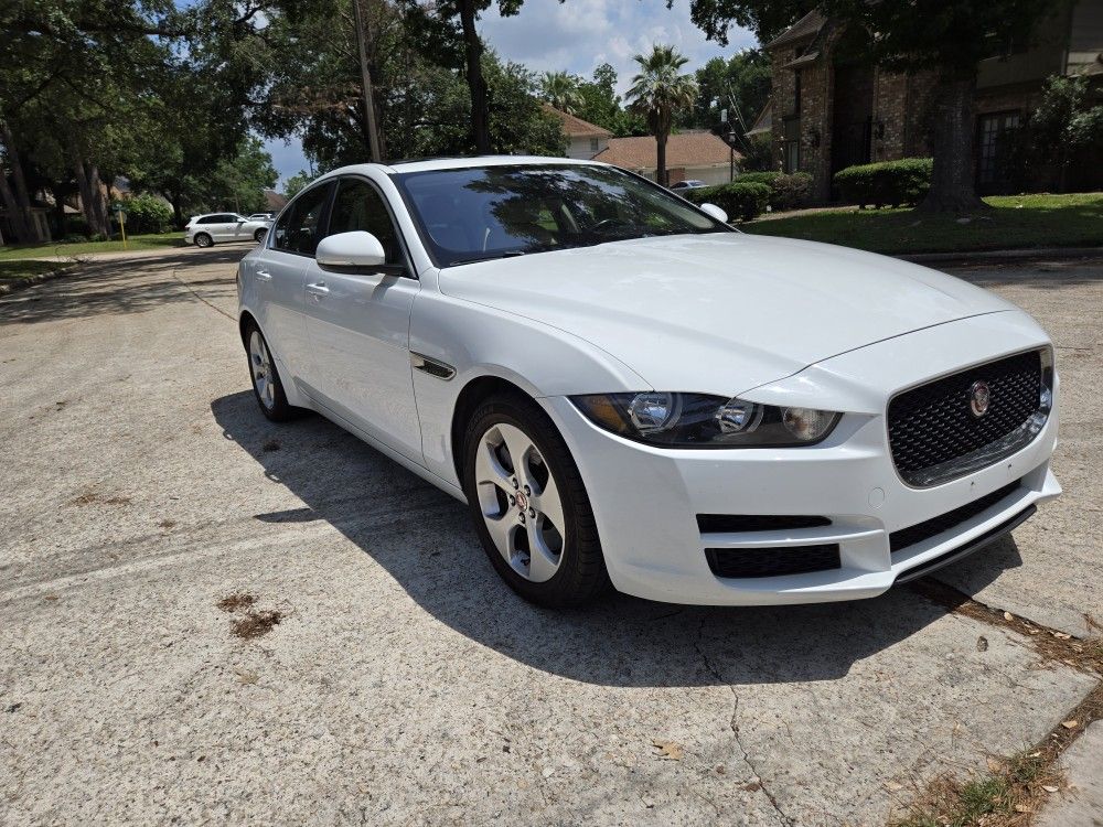 2018 Jaguar XE