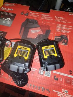 Firm Price🛑 Dewalt 20v new charger. Price for each one. Precio Firme.