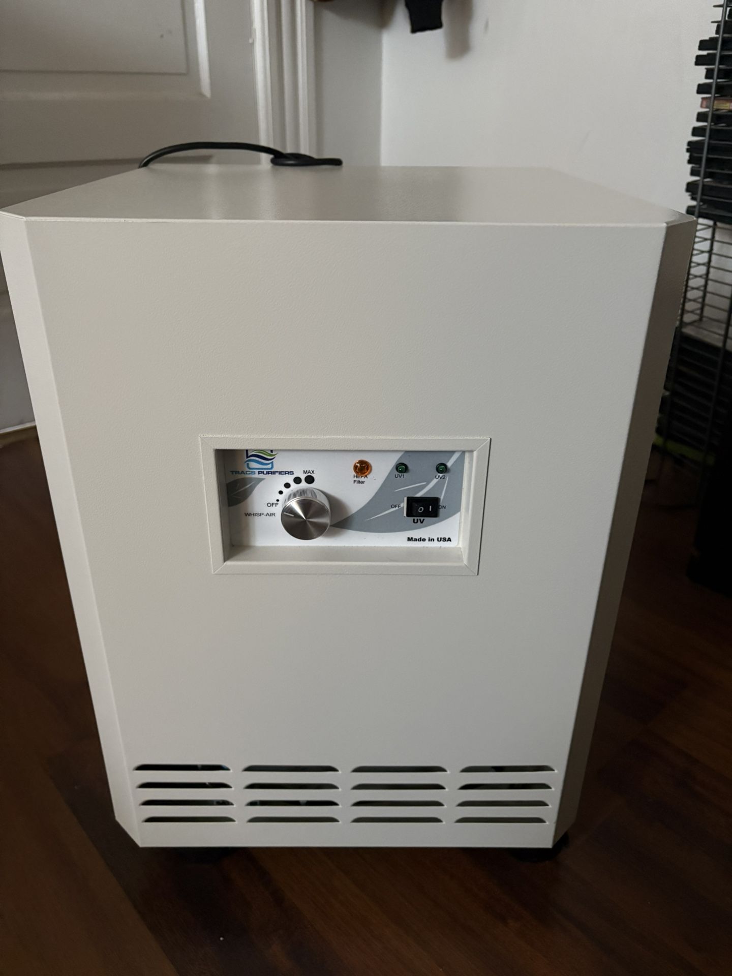 Tracs Portable UV- C Air Purifier