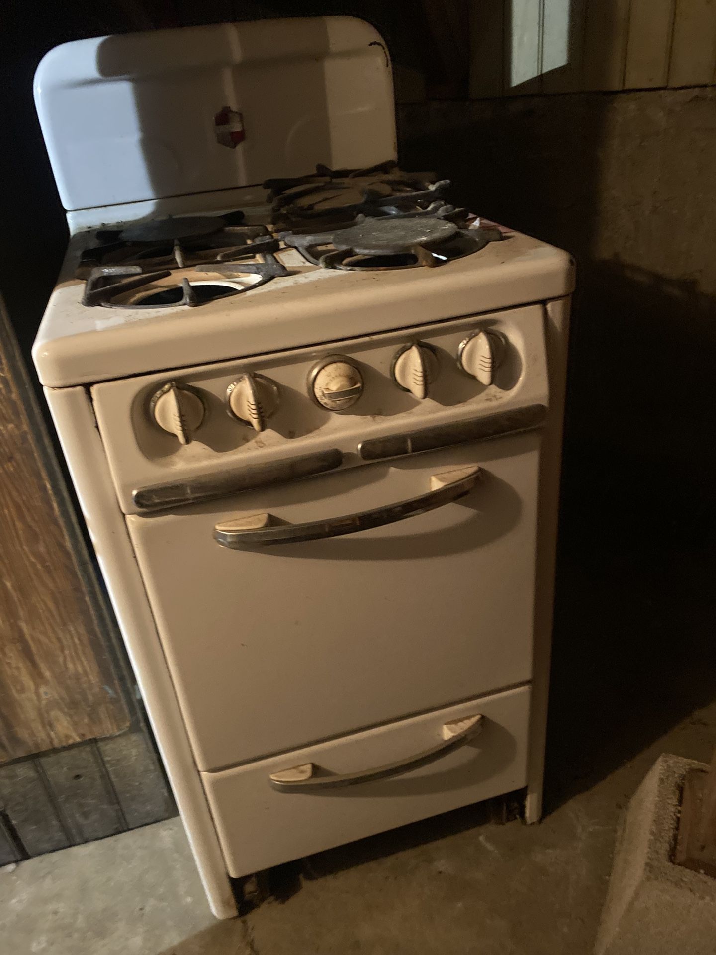 Vintage WedgeWood apartment Stove