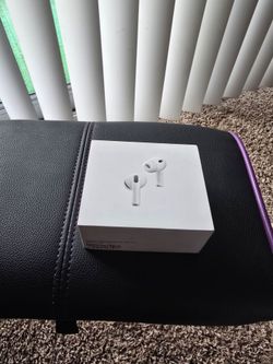 Brand new earbuds Airpod Pro 3