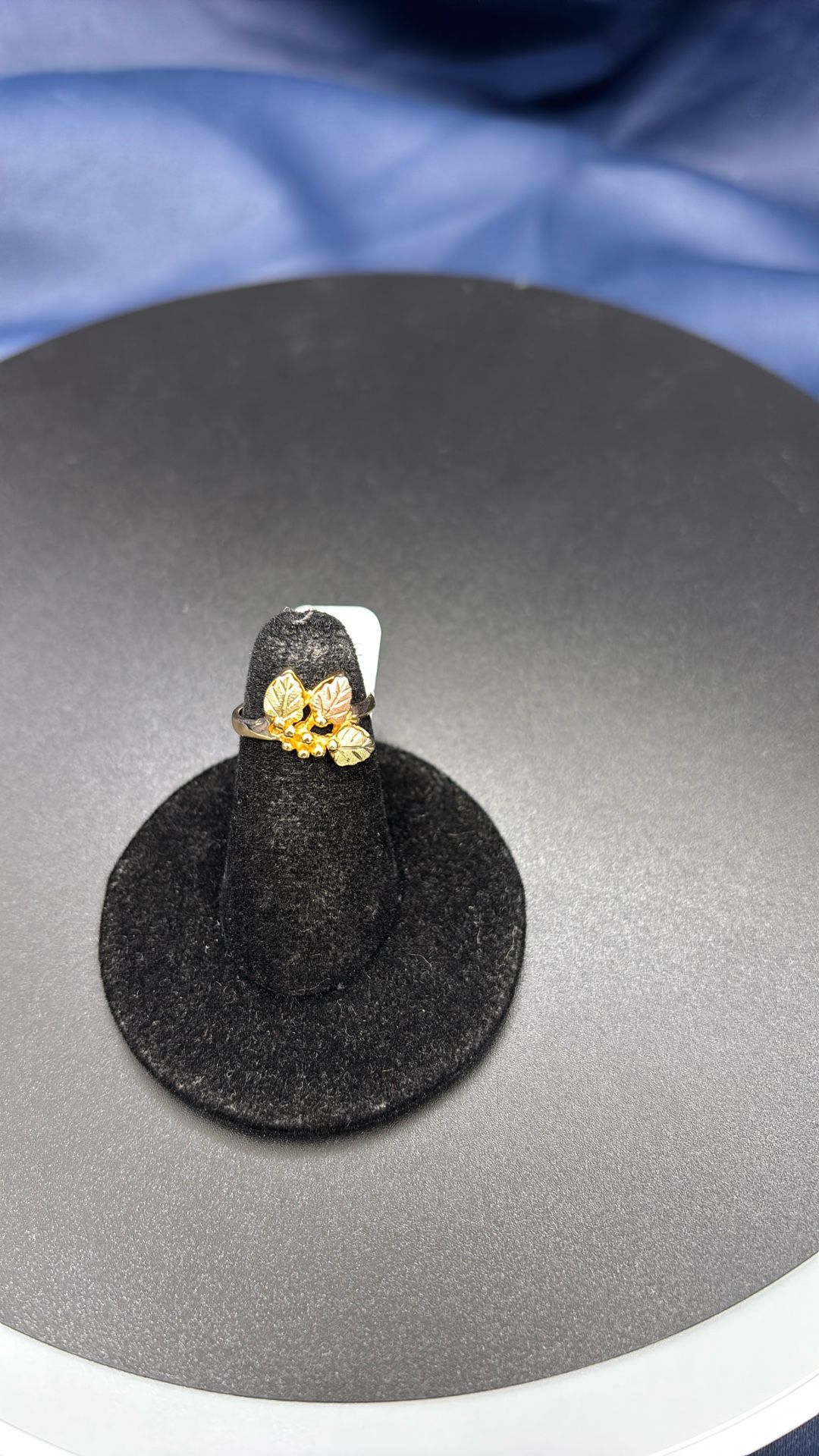 10K 3-Tone 3-Leaf Ring