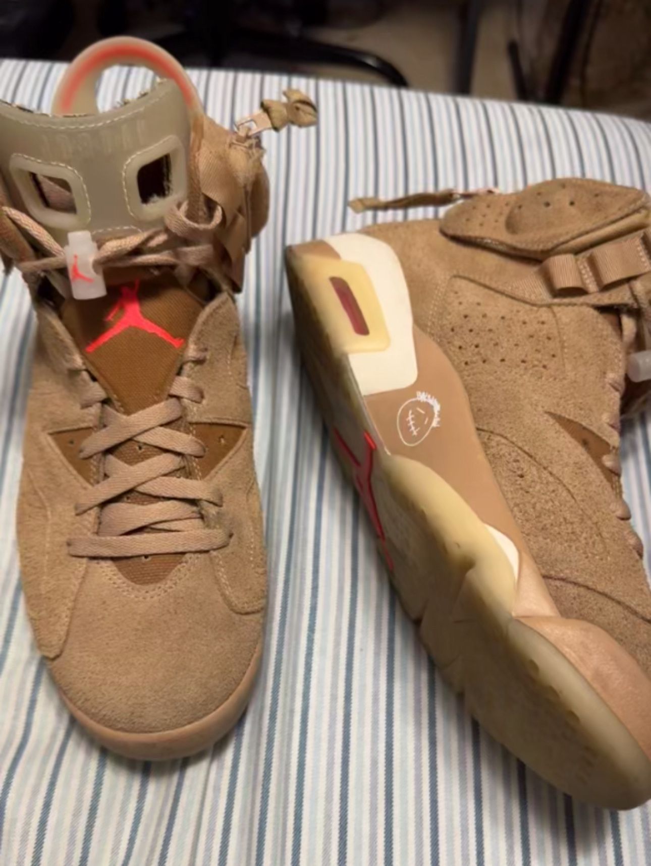 Jordan 6 Travis Scott’s