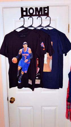 Bundle of 4 men’s Tee shirts : Carmelo Anthony, Allen Iverson, Hustler