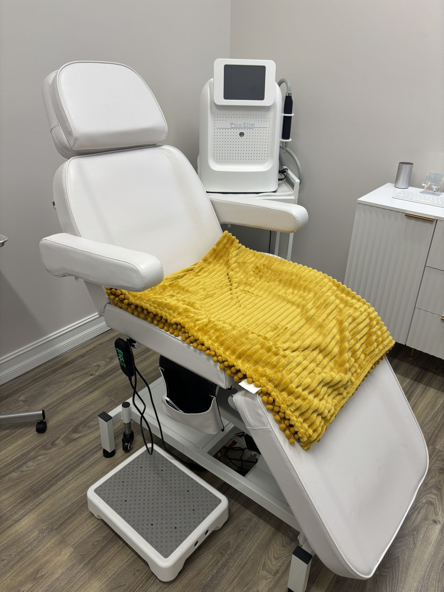 Aesthetics Clinical Bed