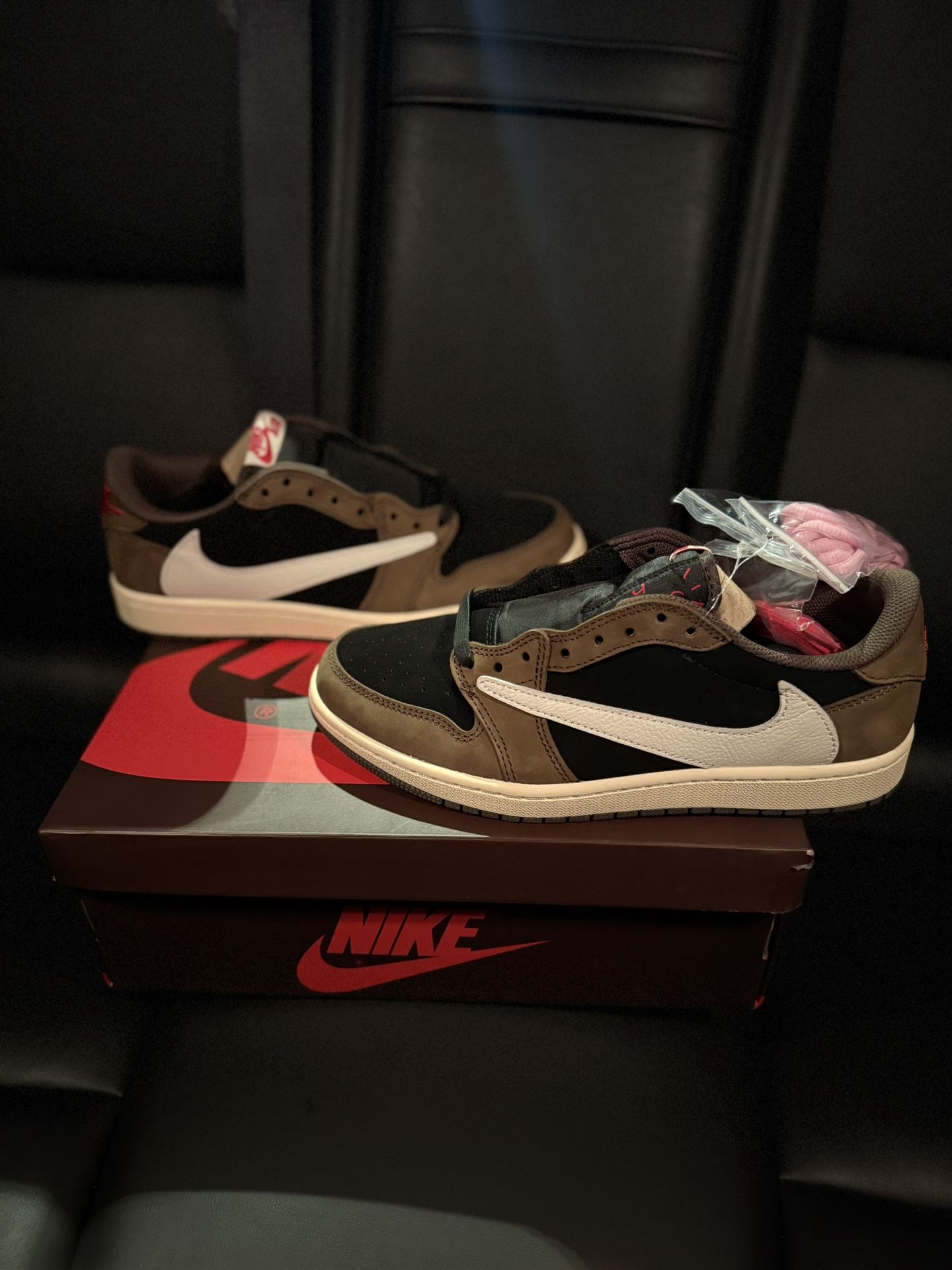 Jordan 1 Travis Scott Mochas