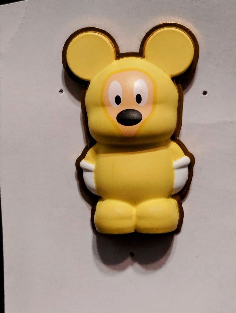 DISNEY MICKEY MOUSE VINYLMATION PIN