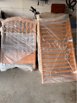 Ikea crib with mattress - very good condition - $30