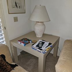 End Side Table with Classic Design