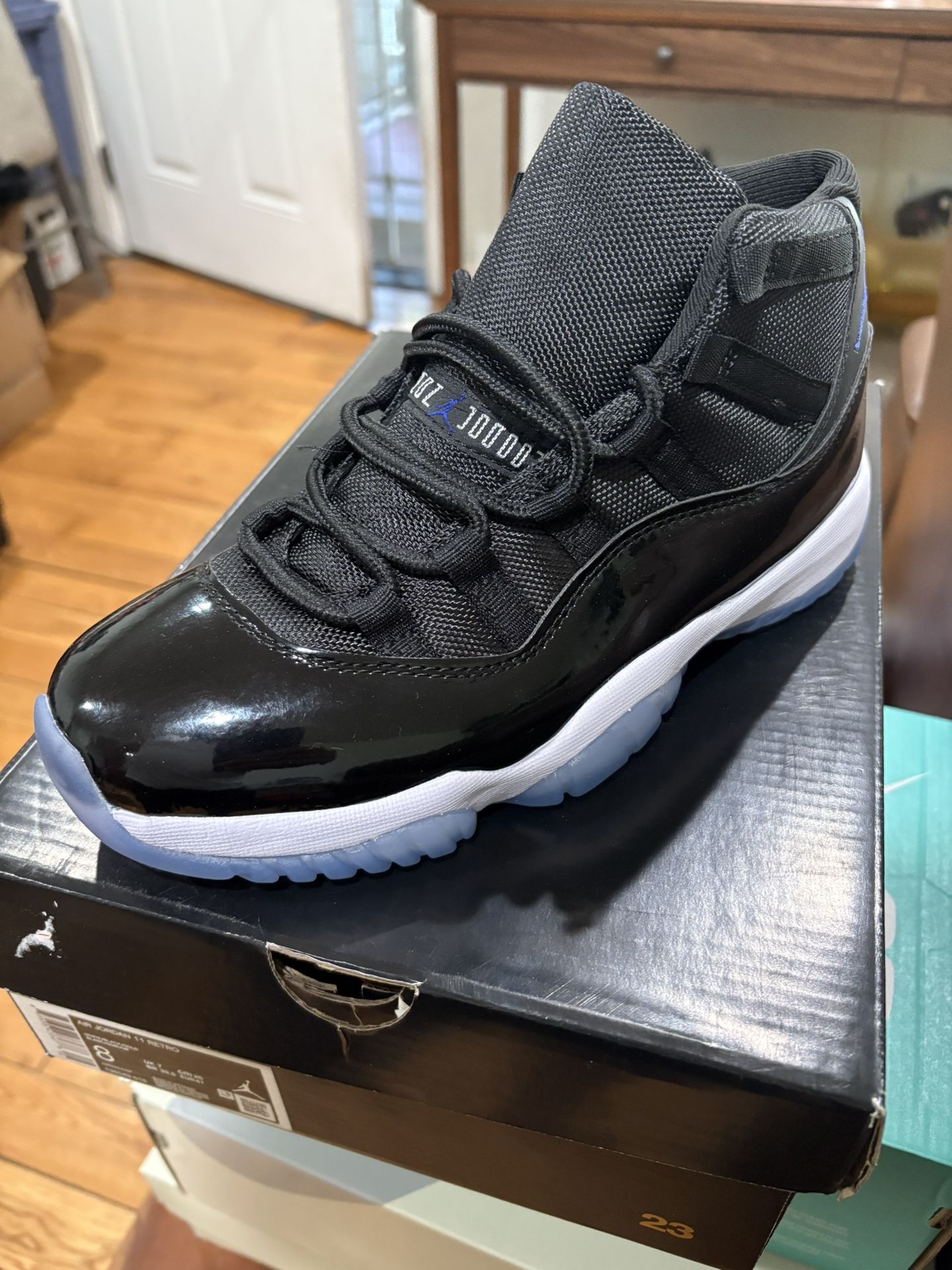 Jordan Retro “ Space Jam 11s” Men’s Size 8