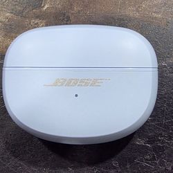 Bose charging case, Baby blue