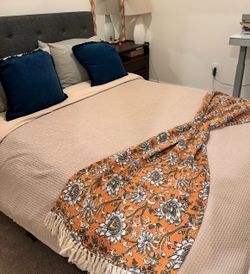 Rooms To Go Queen Bed with Mattress